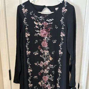 Long sleeve floral mini-dress